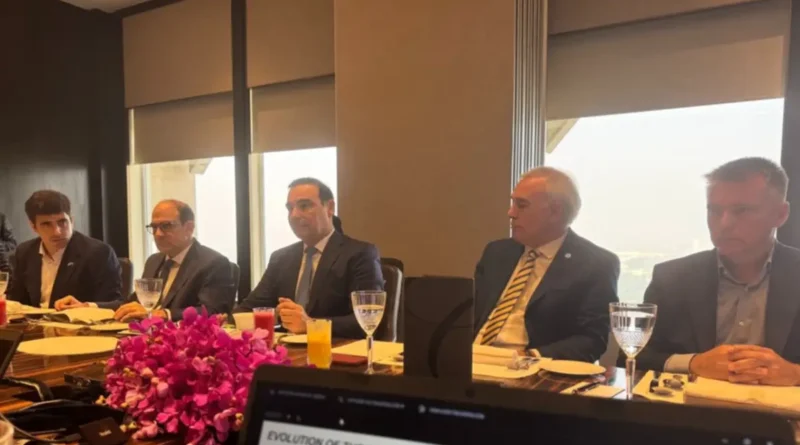 Gustavo Valdés promocionó el potencial productivo de Corrientes en India